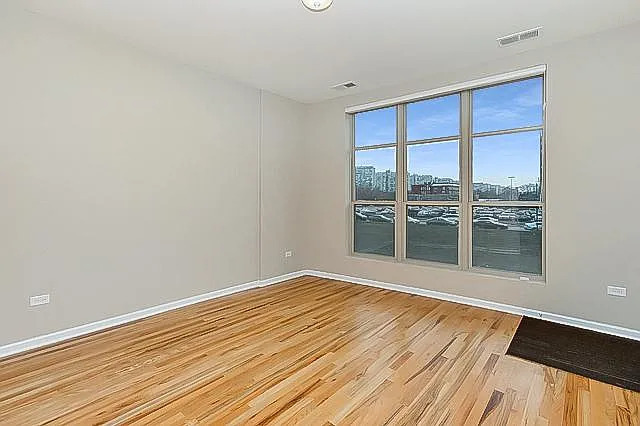 318 E 25th Street E Unit: 2E