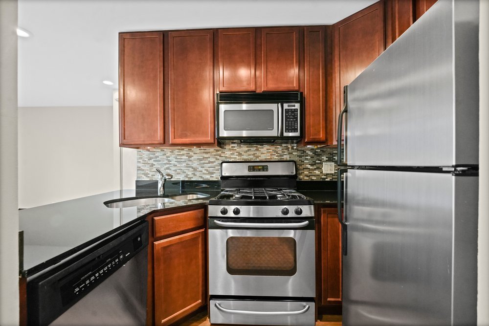 3900 N Pine Grove Avenue Unit: 503