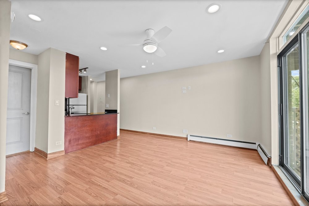 3900 N Pine Grove Avenue Unit: 503