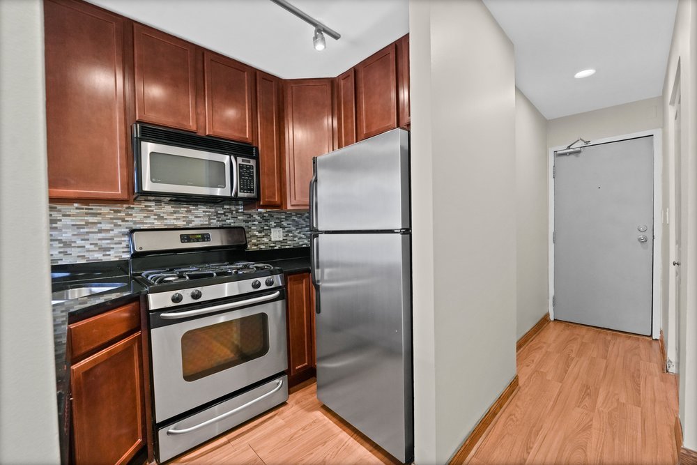3900 N Pine Grove Avenue Unit: 503