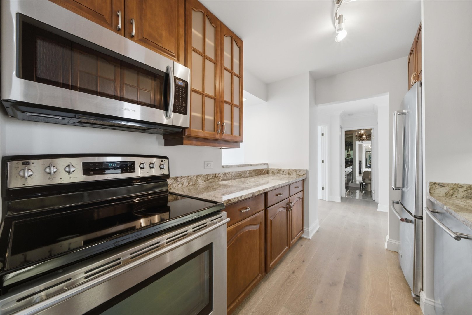 111 E Chestnut Street Unit: 38F