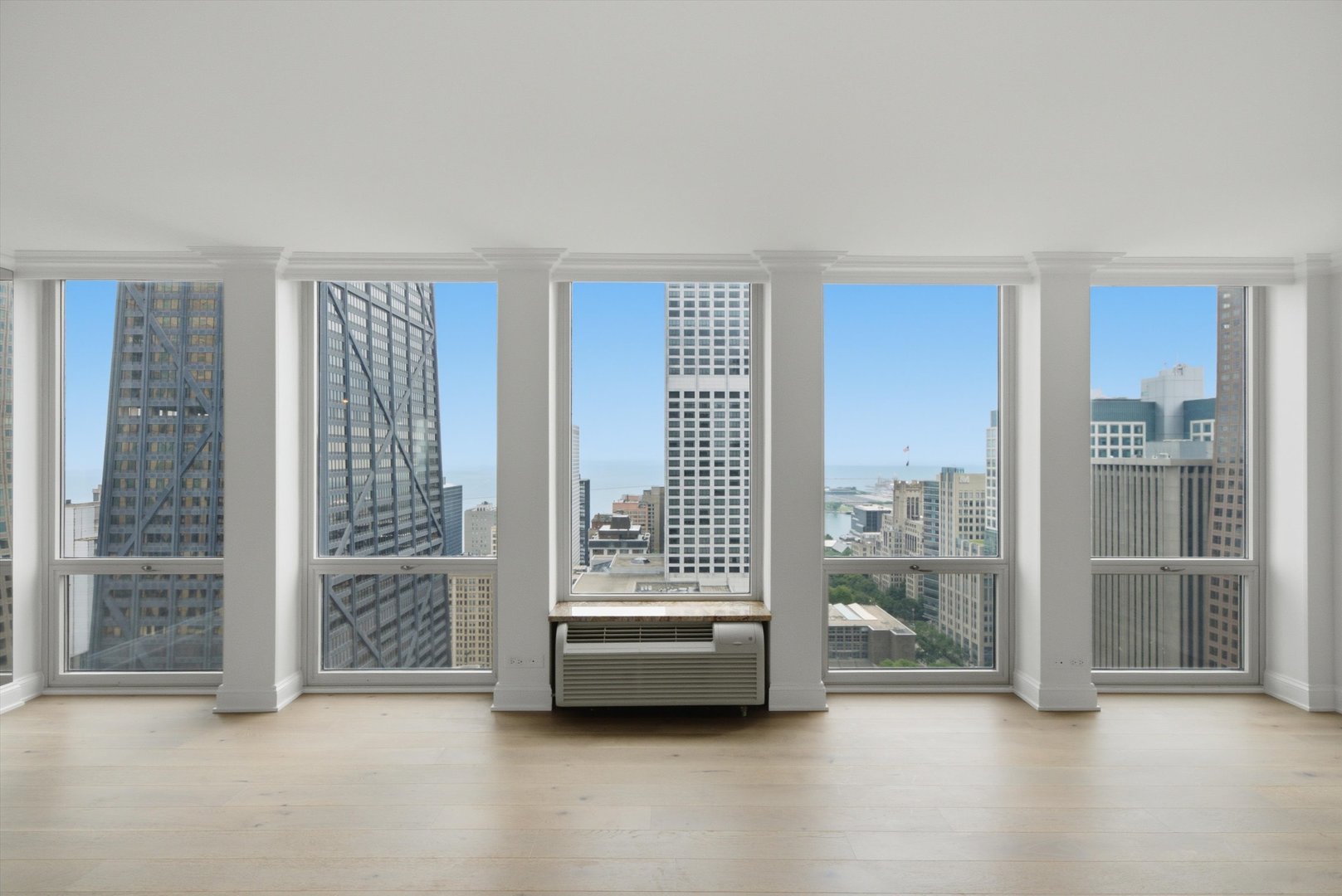 111 E Chestnut Street Unit: 38F