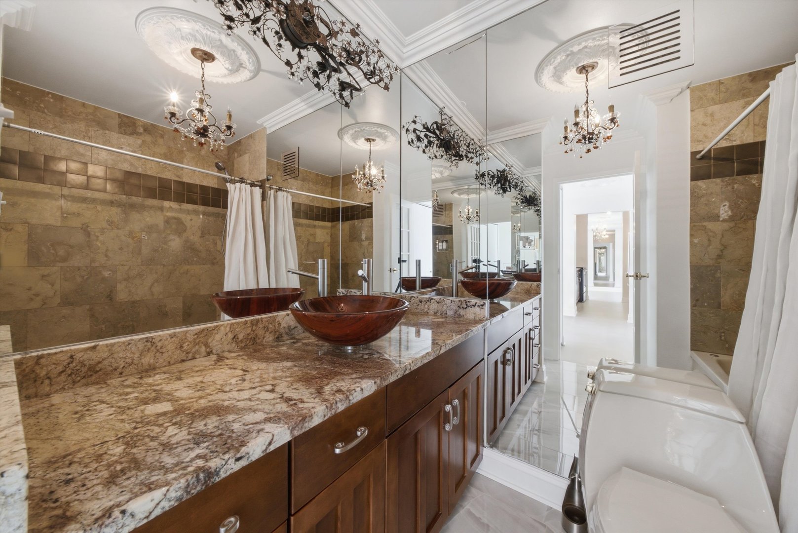 111 E Chestnut Street Unit: 38F