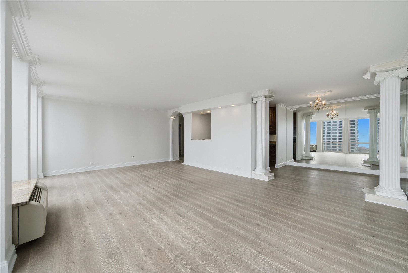 111 E Chestnut Street Unit: 38F