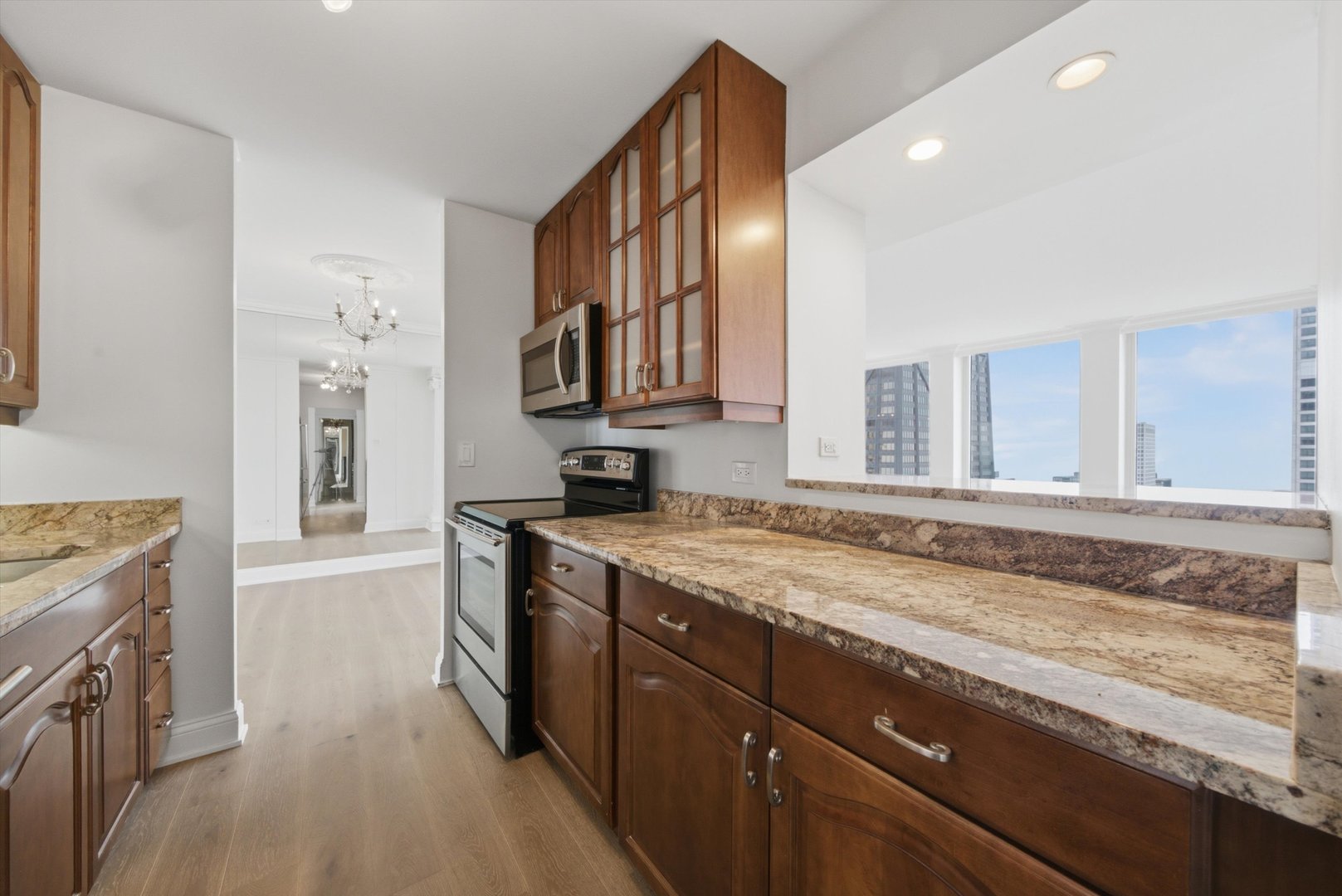 111 E Chestnut Street Unit: 38F