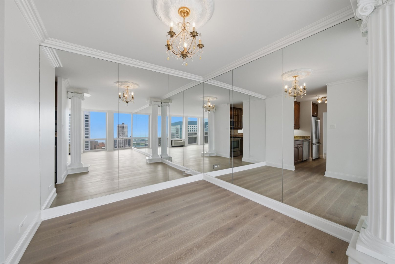111 E Chestnut Street Unit: 38F