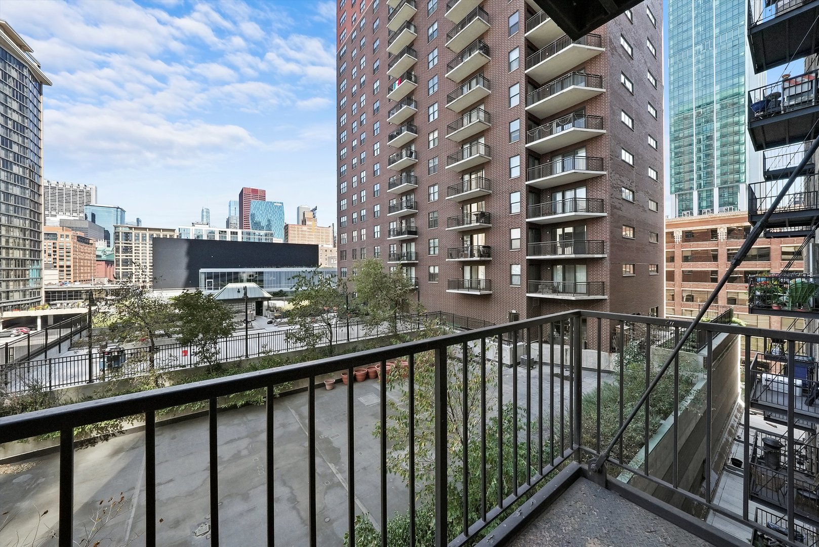 40 E 9TH Street Unit: 710