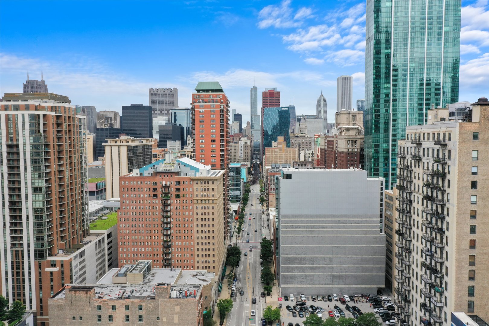 40 E 9TH Street Unit: 710