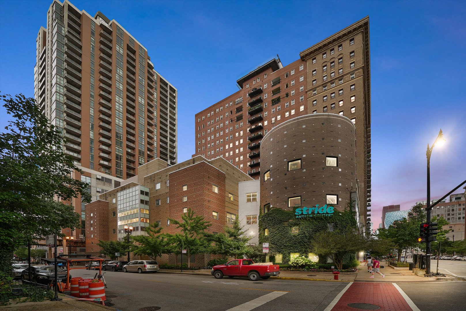 40 E 9TH Street Unit: 710