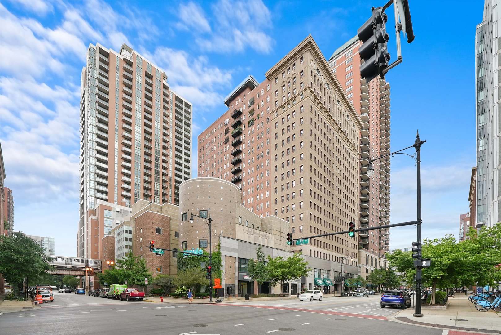 40 E 9TH Street Unit: 710