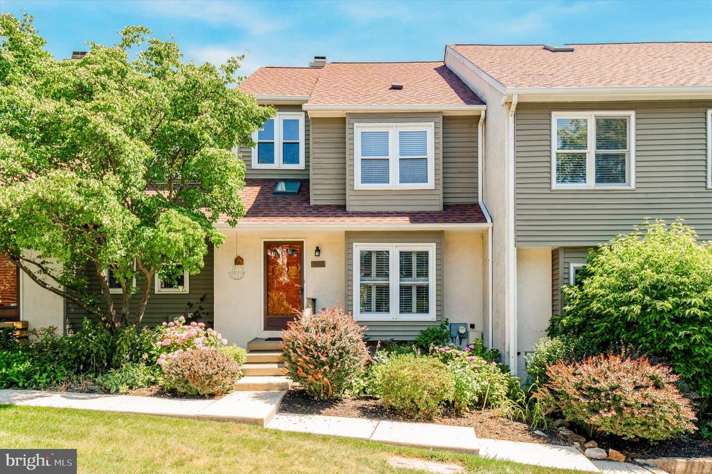5102 SHANNON COURT