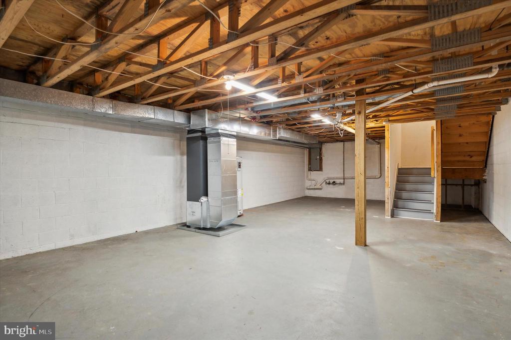 5102 SHANNON COURT