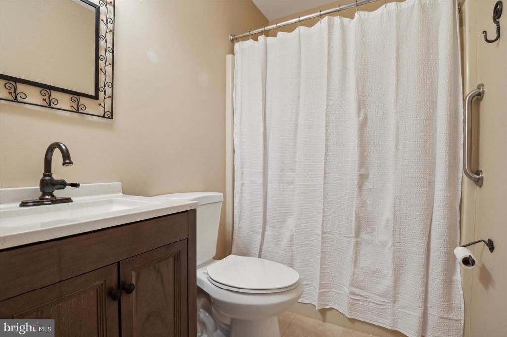 5102 SHANNON COURT