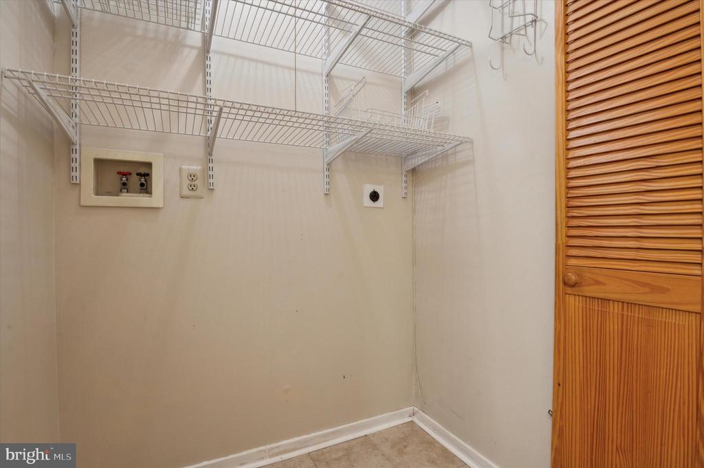 5102 SHANNON COURT