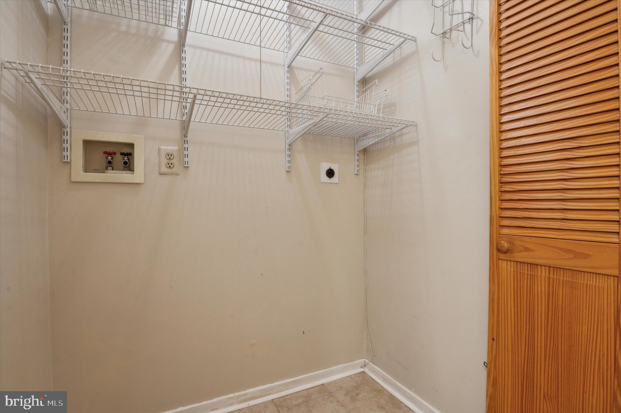 5102 SHANNON COURT