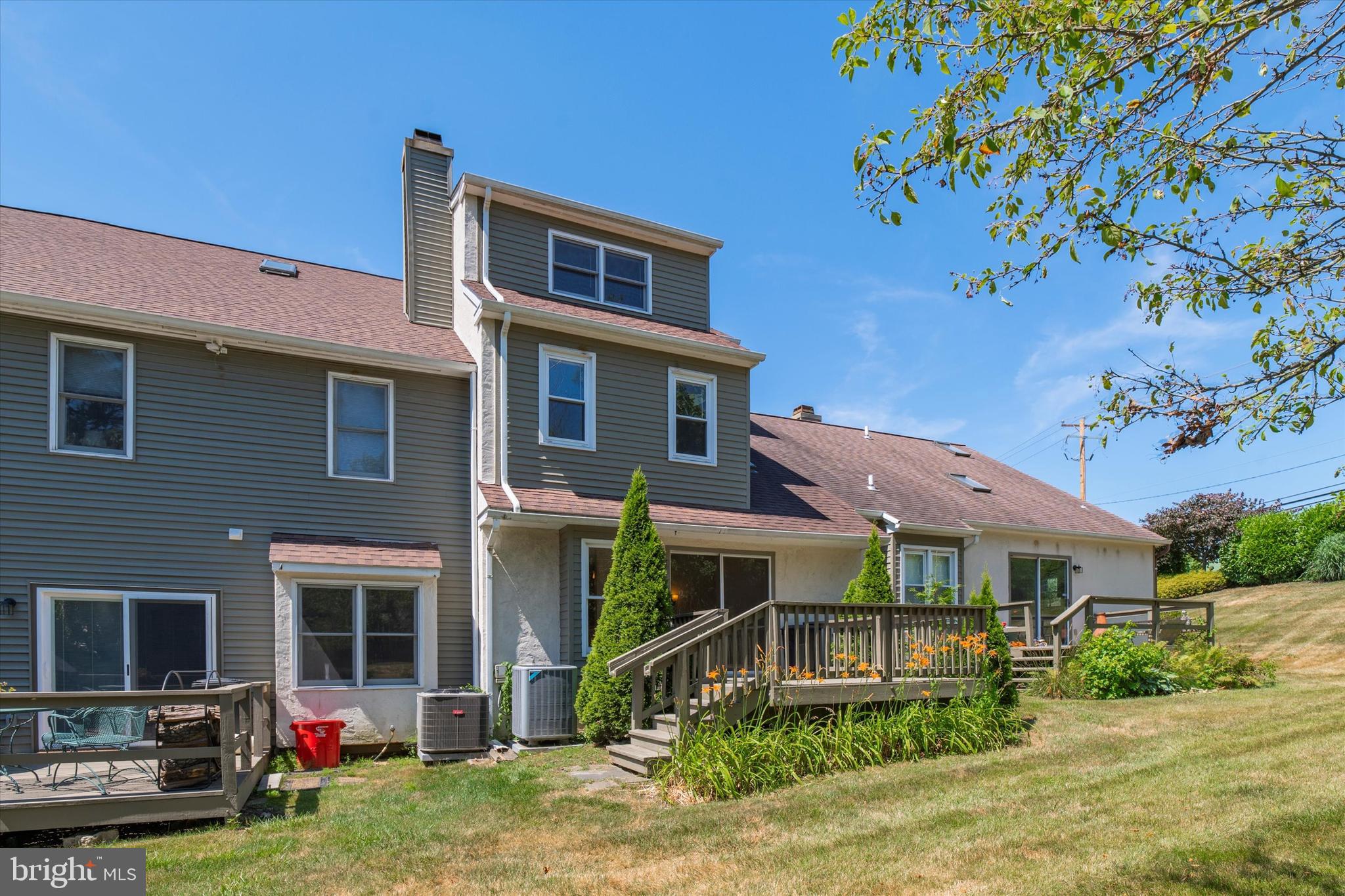 5102 SHANNON COURT