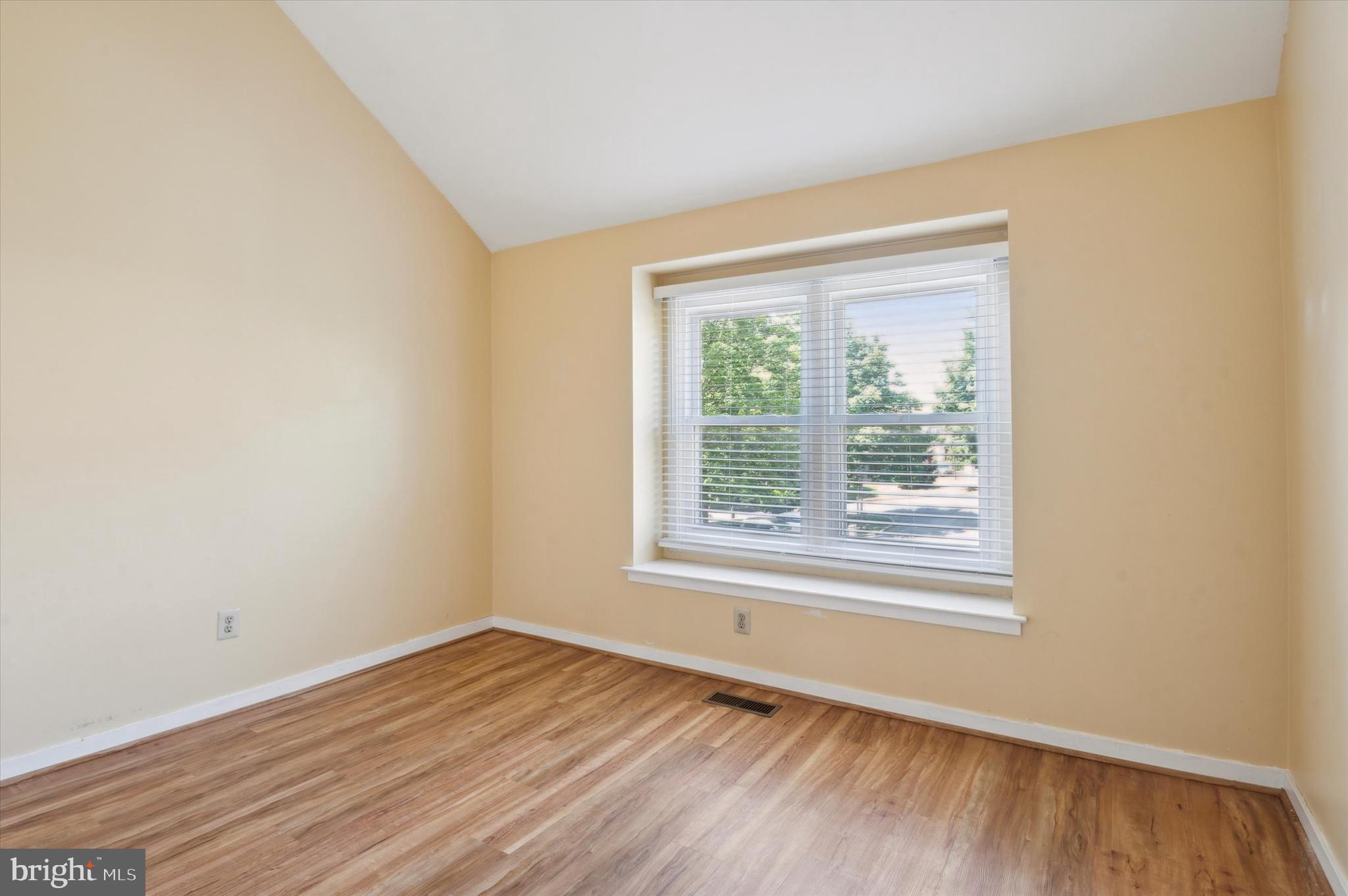 5102 SHANNON COURT