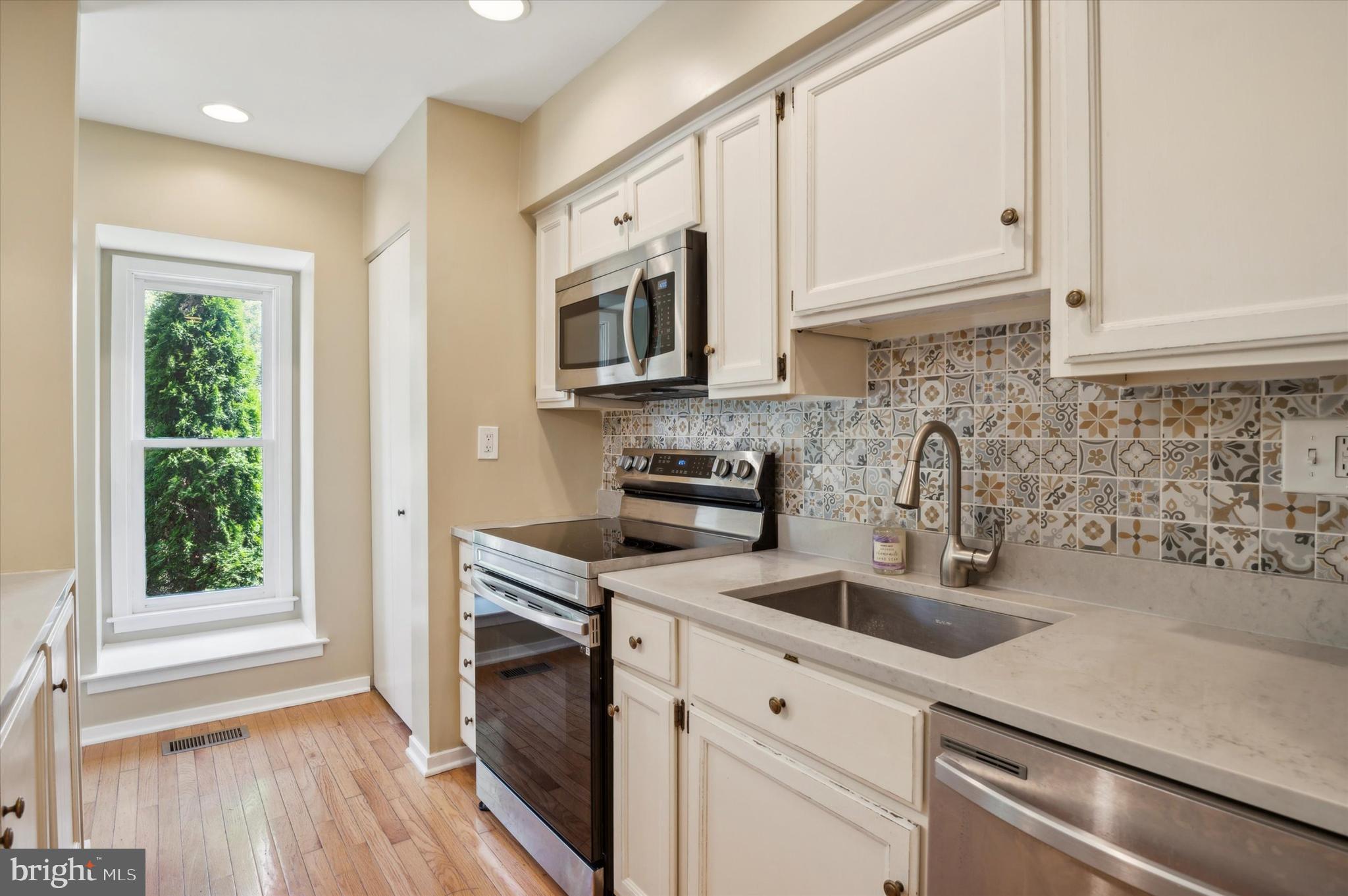 5102 SHANNON COURT