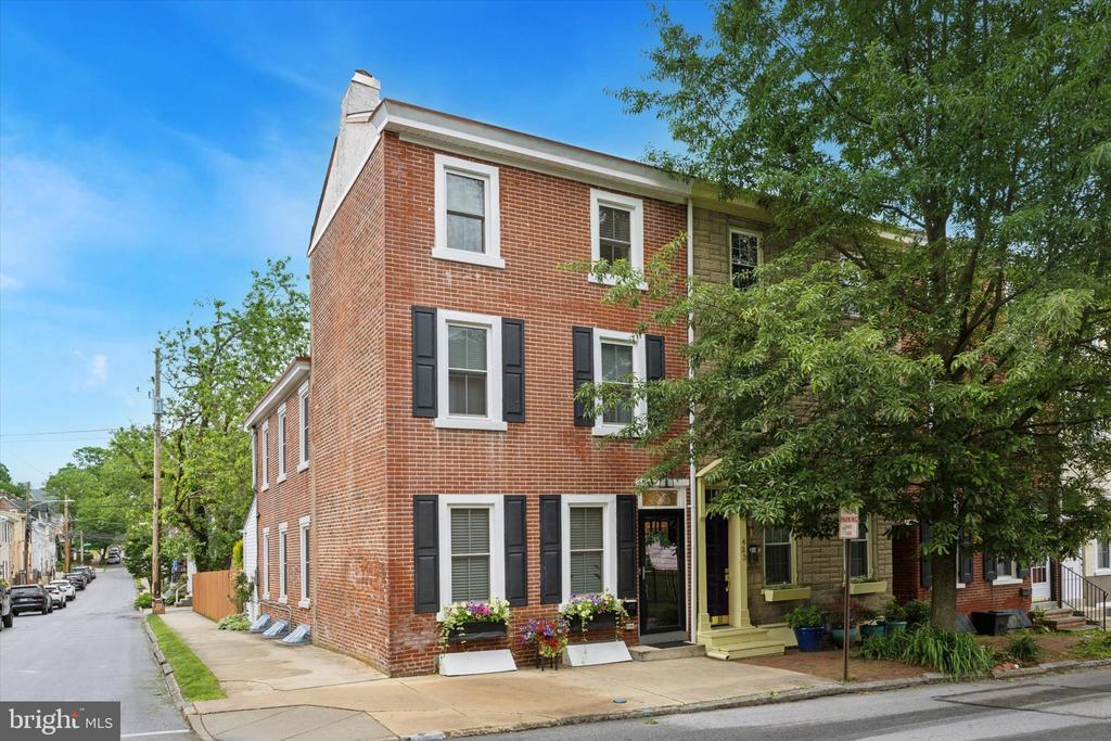 425 N NEW STREET