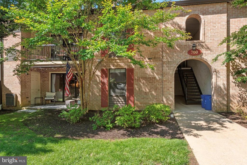 711 WASHINGTON PLACE 11