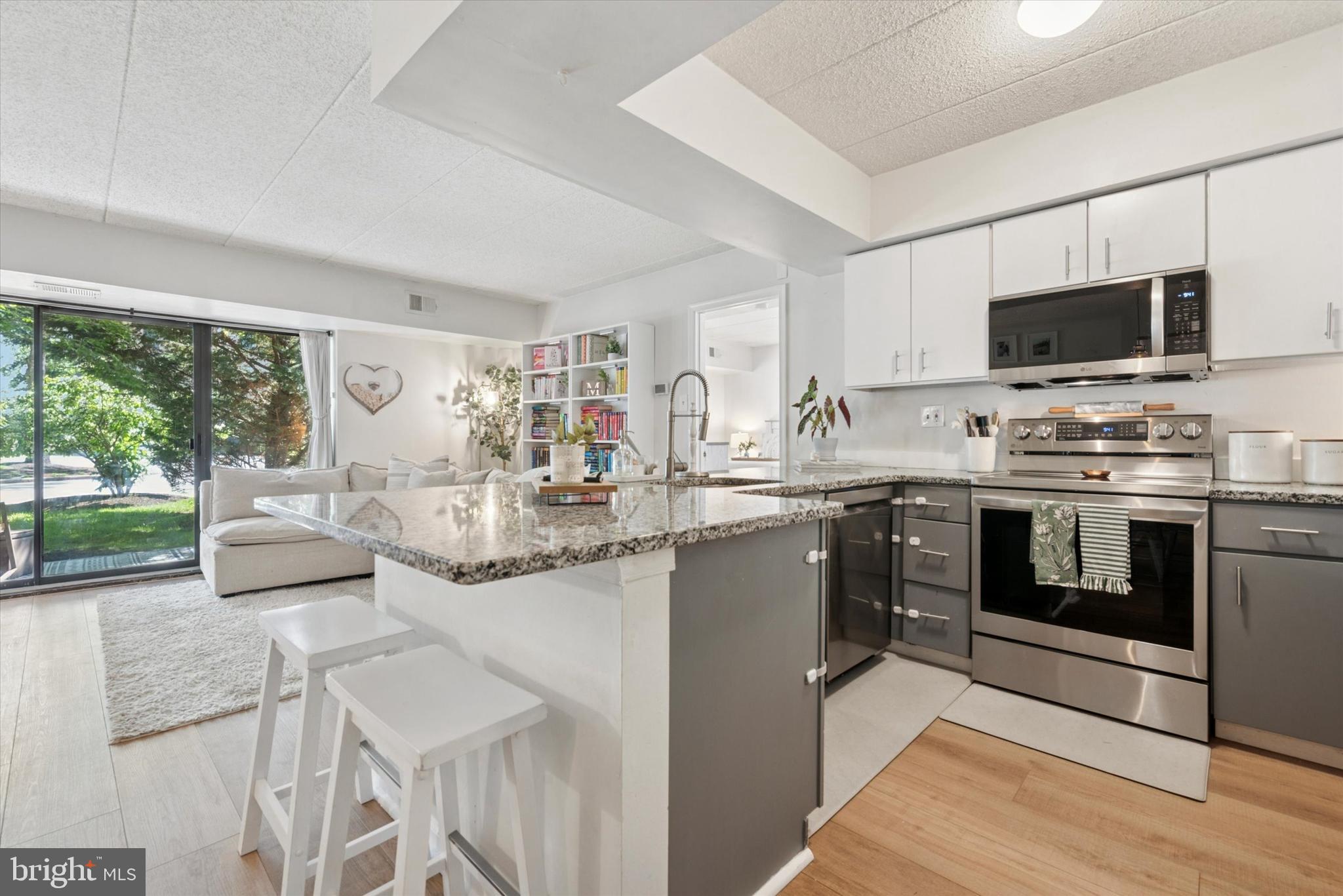 711 WASHINGTON PLACE 11