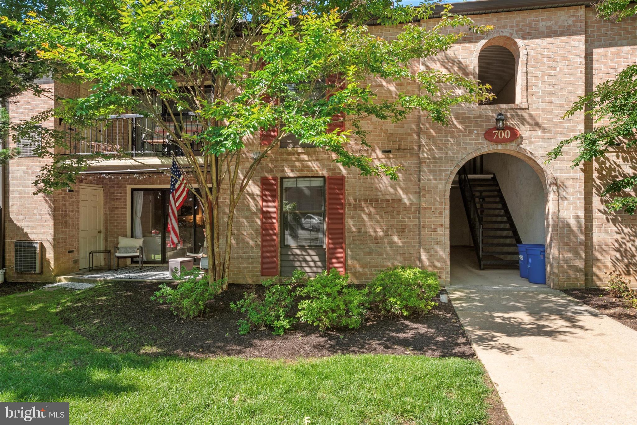 711 WASHINGTON PLACE 11