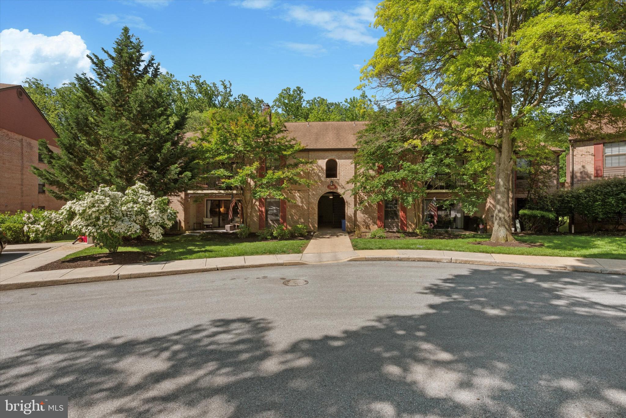 711 WASHINGTON PLACE 11