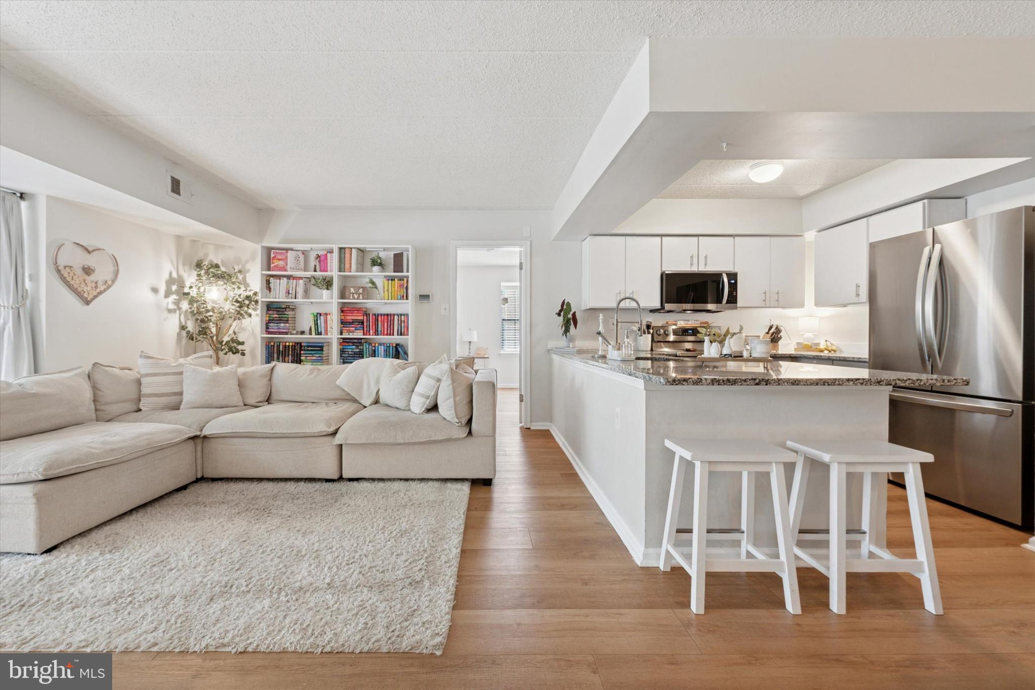 711 WASHINGTON PLACE 11