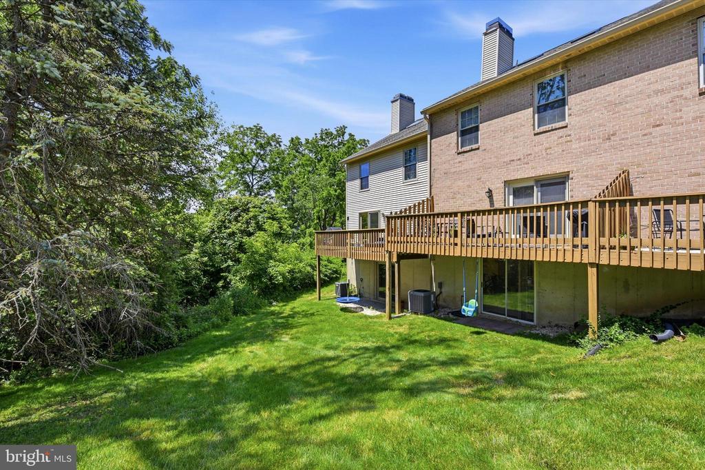 762 SHROPSHIRE DRIVE