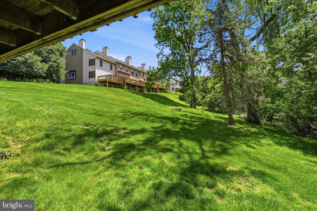 762 SHROPSHIRE DRIVE
