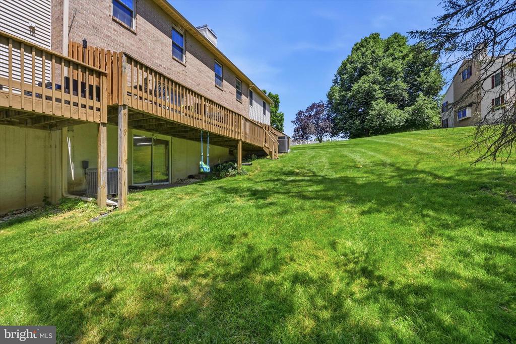 762 SHROPSHIRE DRIVE