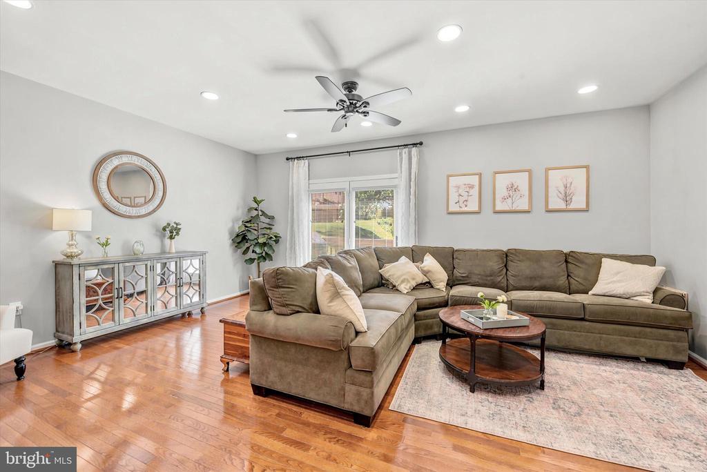 762 SHROPSHIRE DRIVE
