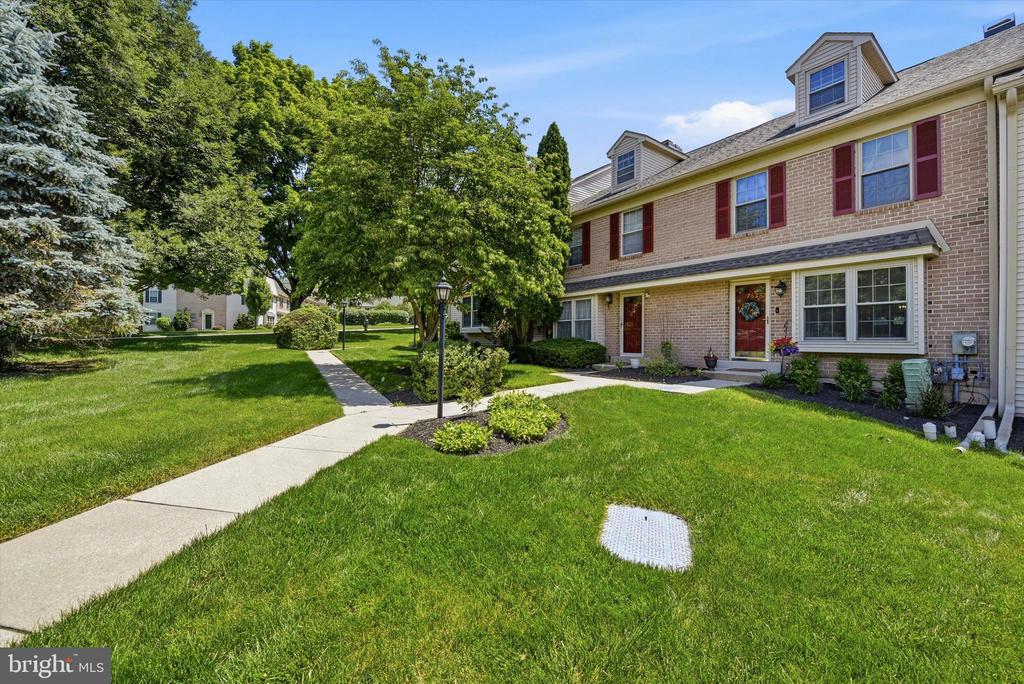 762 SHROPSHIRE DRIVE