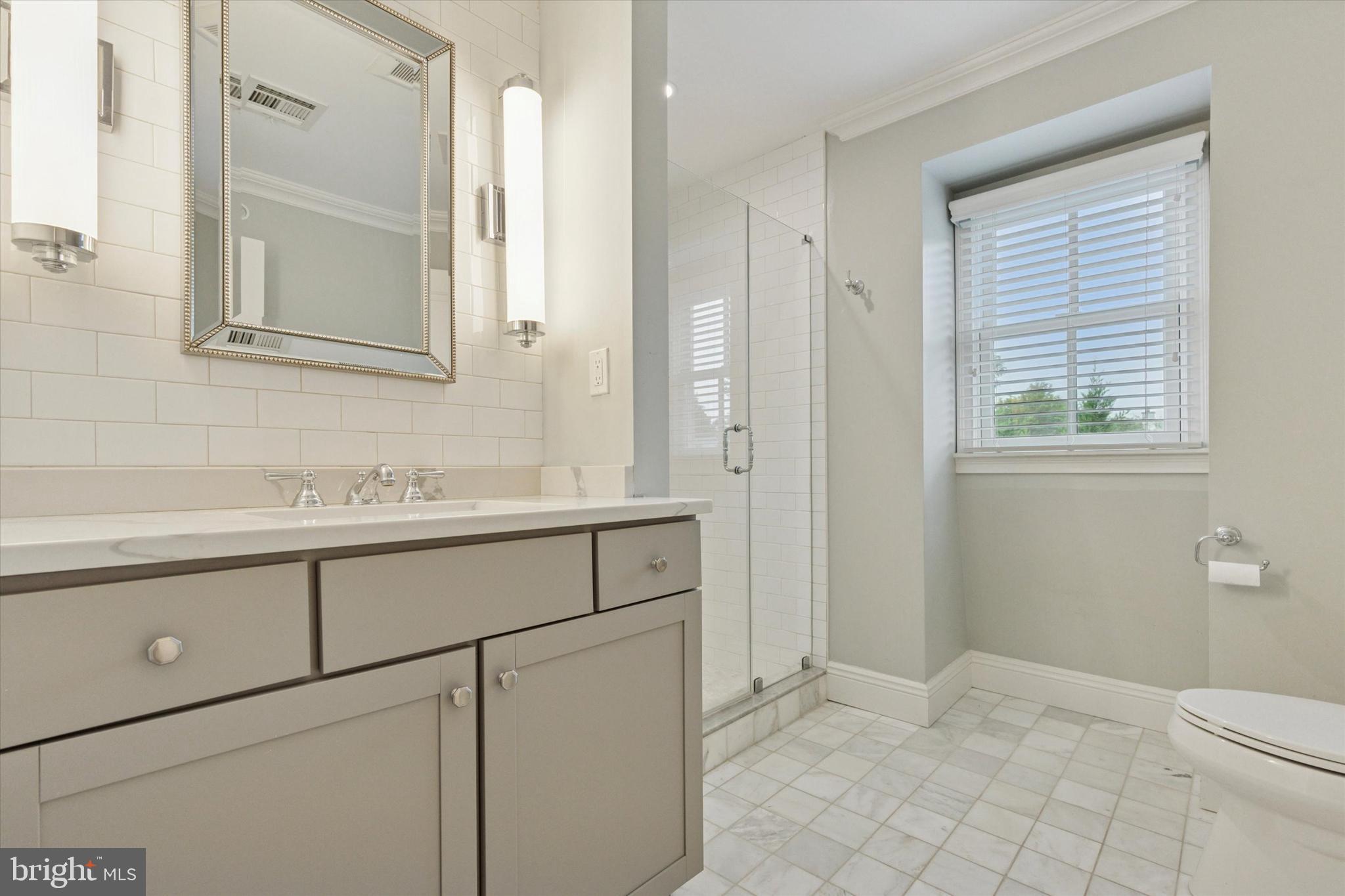 200 W WAYNE AVENUE APT 4