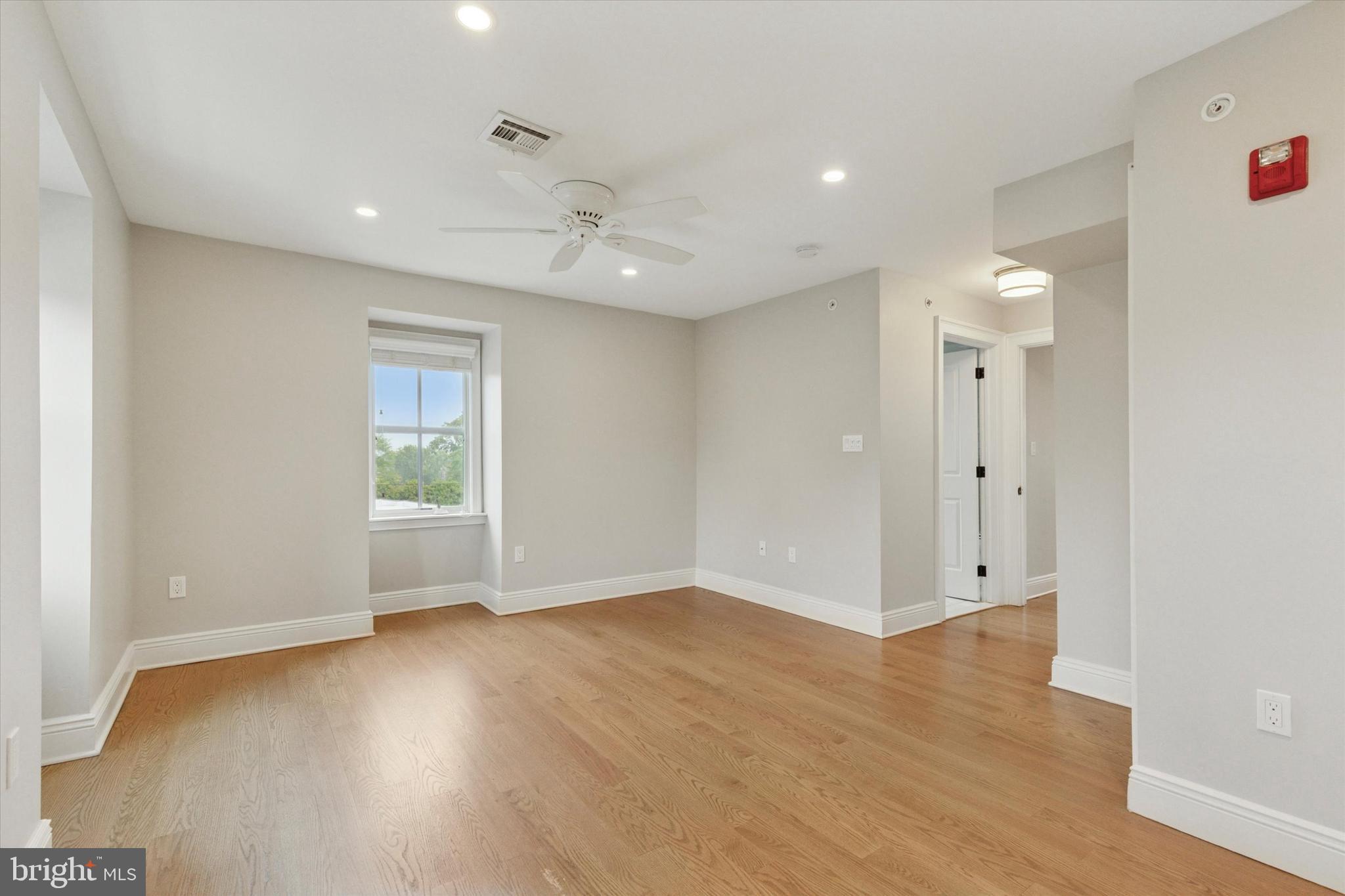 200 W WAYNE AVENUE APT 4