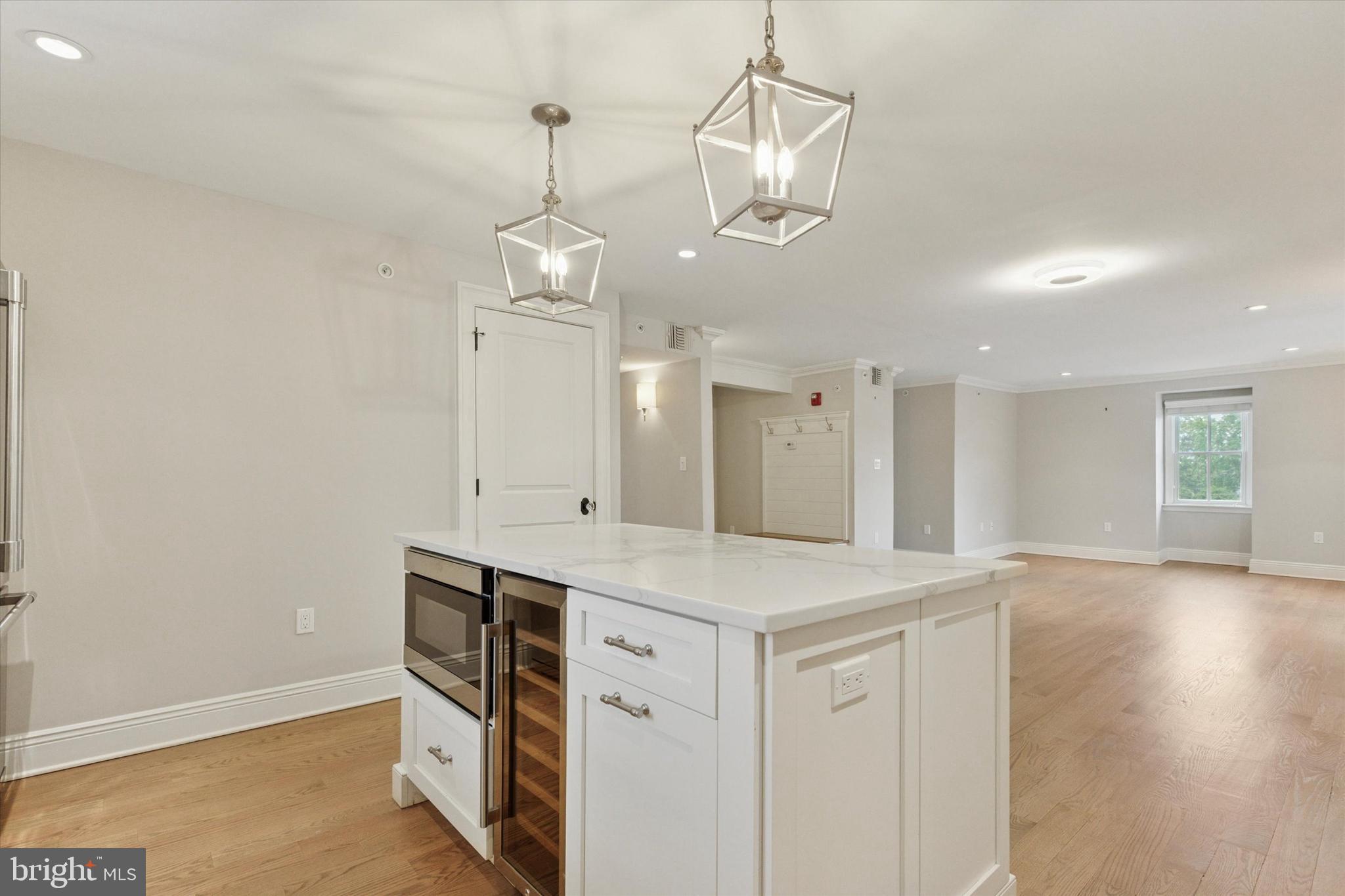 200 W WAYNE AVENUE APT 4