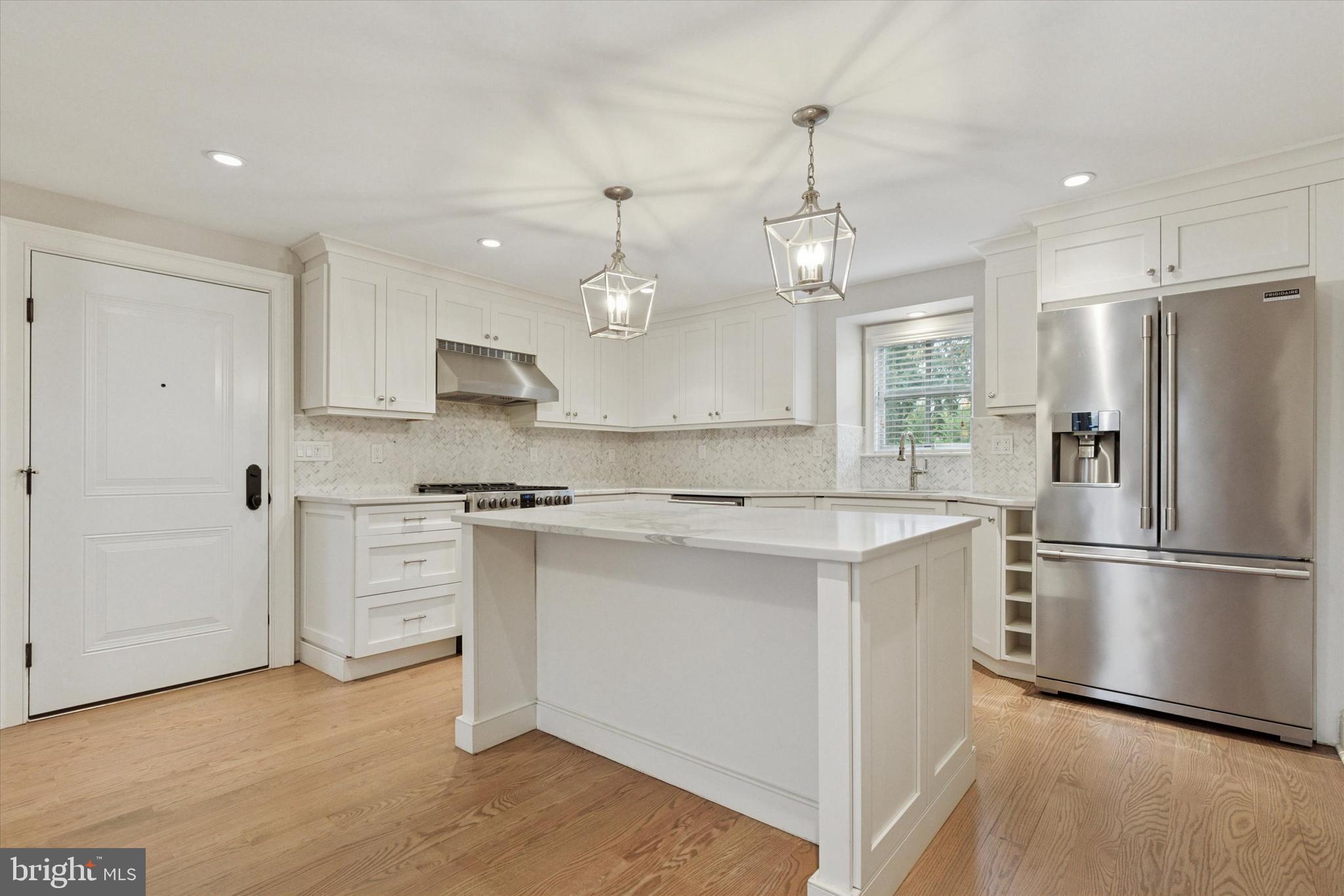 200 W WAYNE AVENUE APT 4