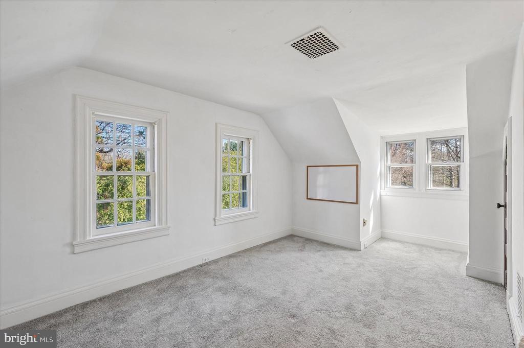 490 BANCROFT ROAD