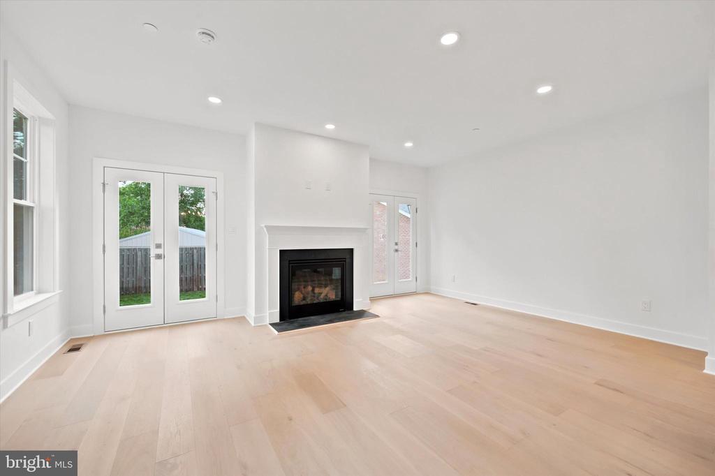 212 CHESTNUT STREET