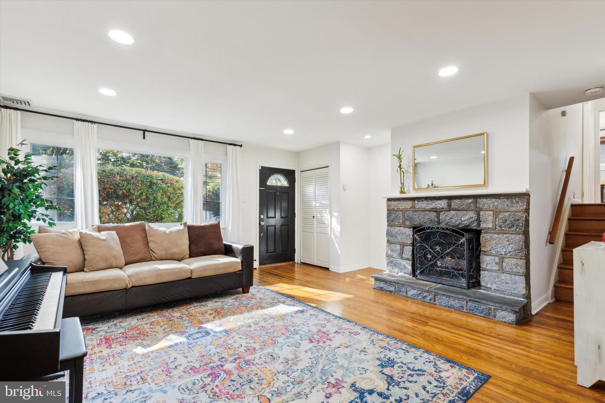 290 W VALLEY FORGE ROAD