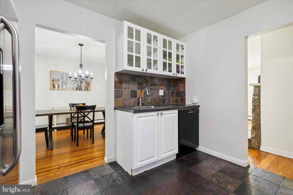 290 W VALLEY FORGE ROAD