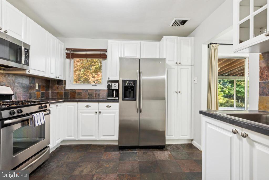 290 W VALLEY FORGE ROAD