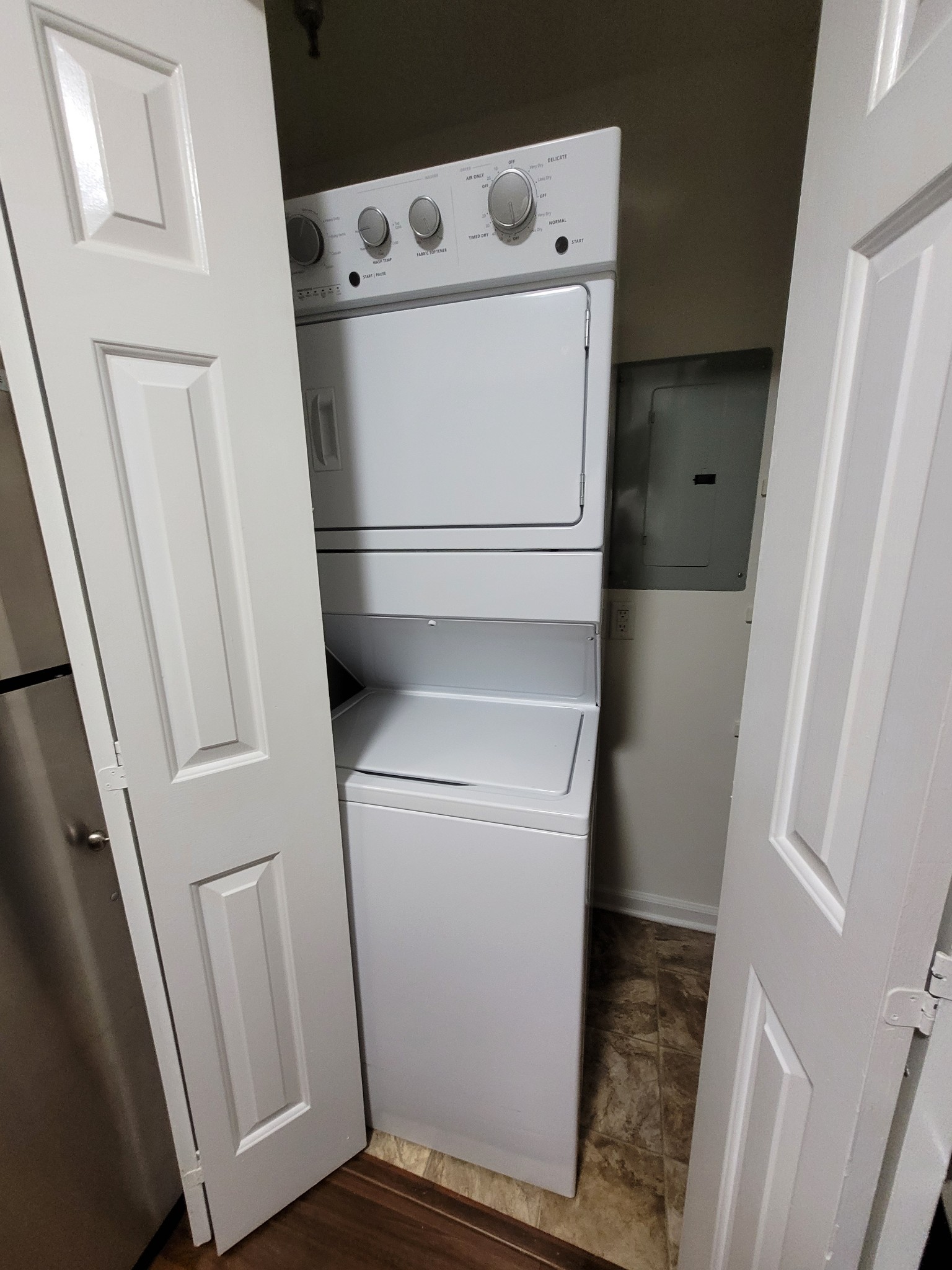 1808 State St Unit: 105