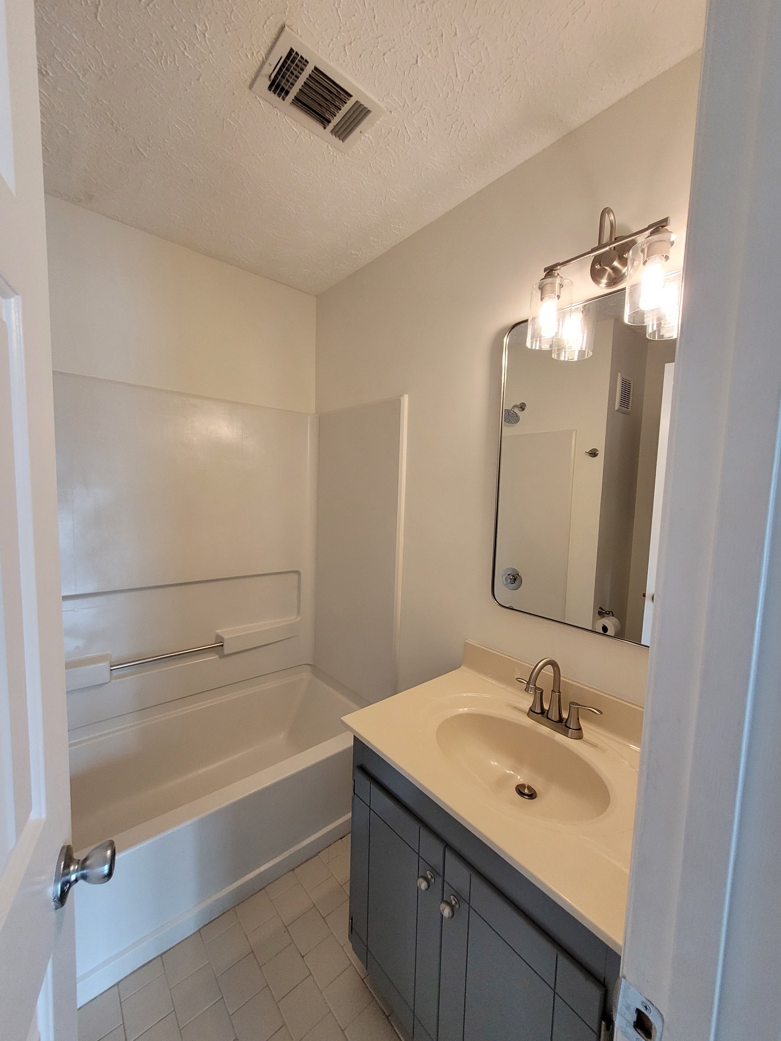 1808 State St Unit: 105
