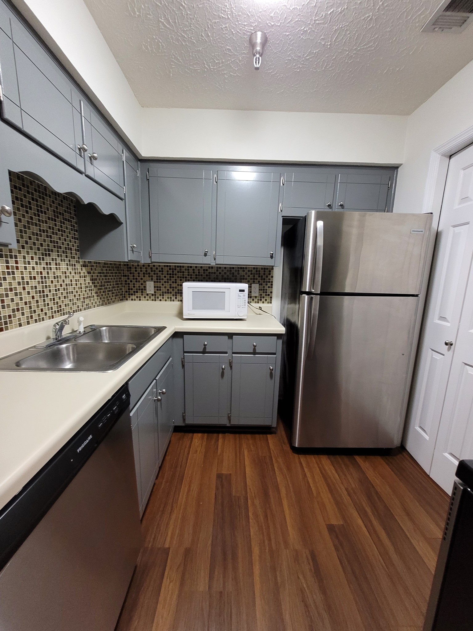 1808 State St Unit: 105