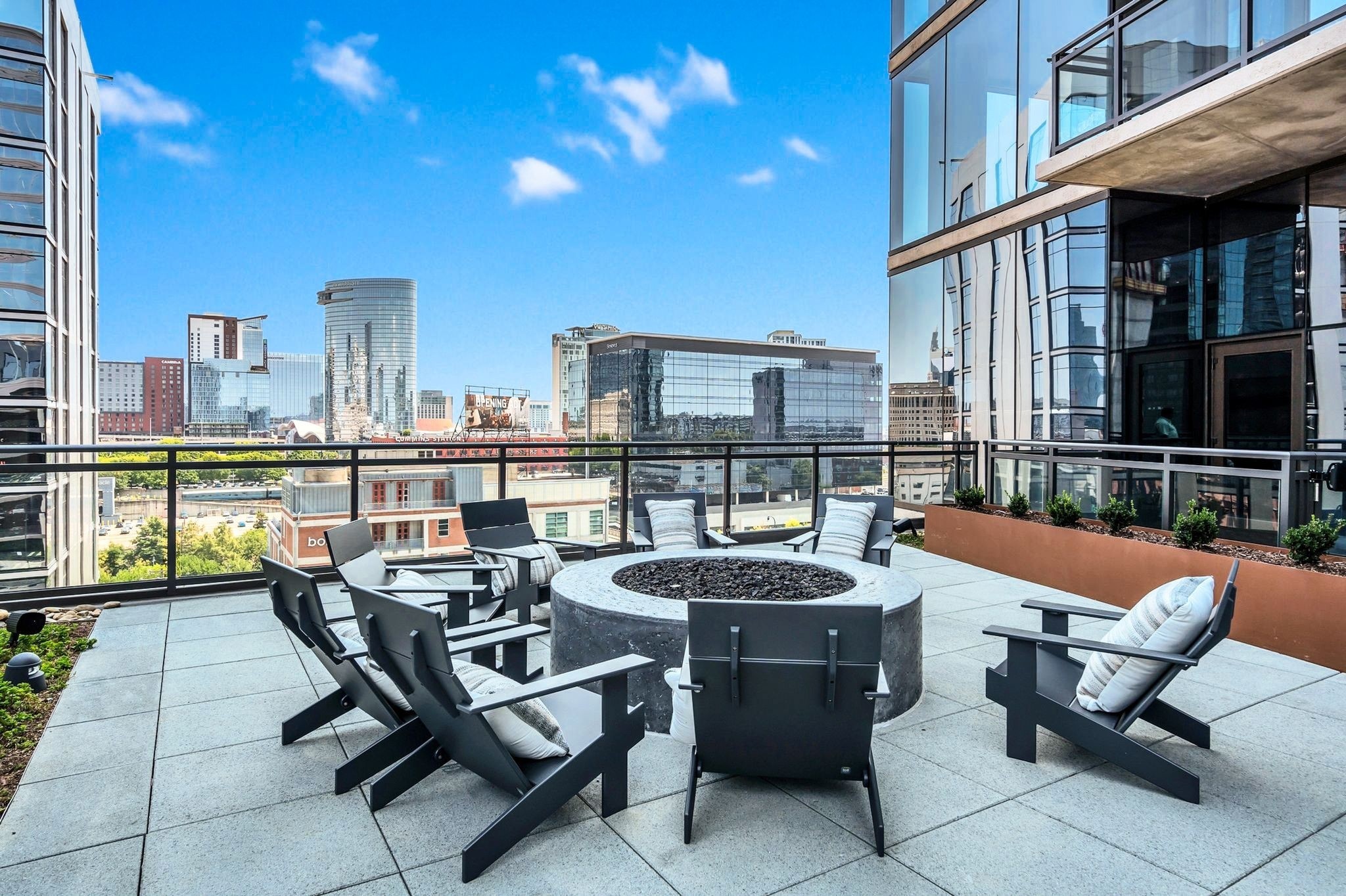 1212 Demonbreun St Unit: 1012