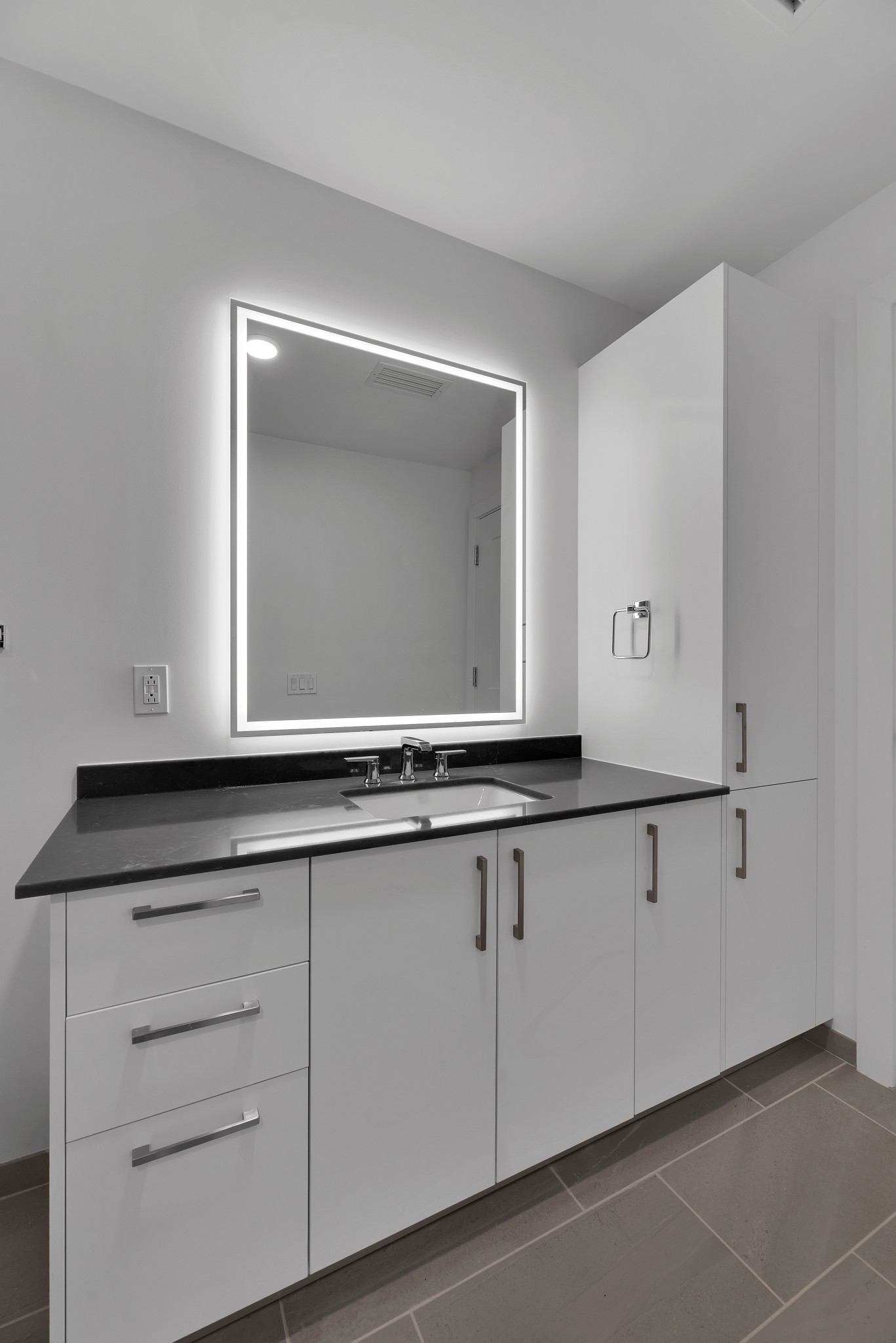 1212 Demonbreun St Unit: 1012