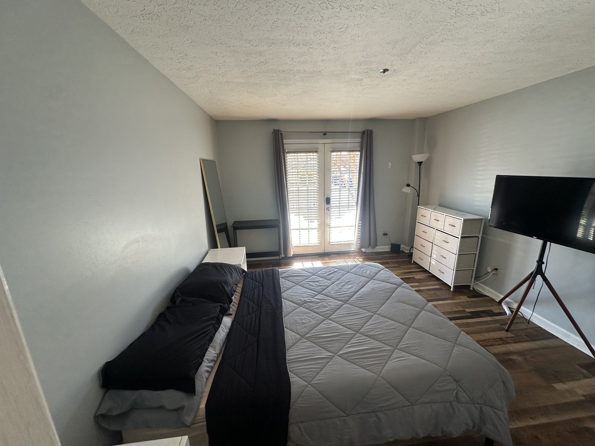 1808 State St Unit: 101