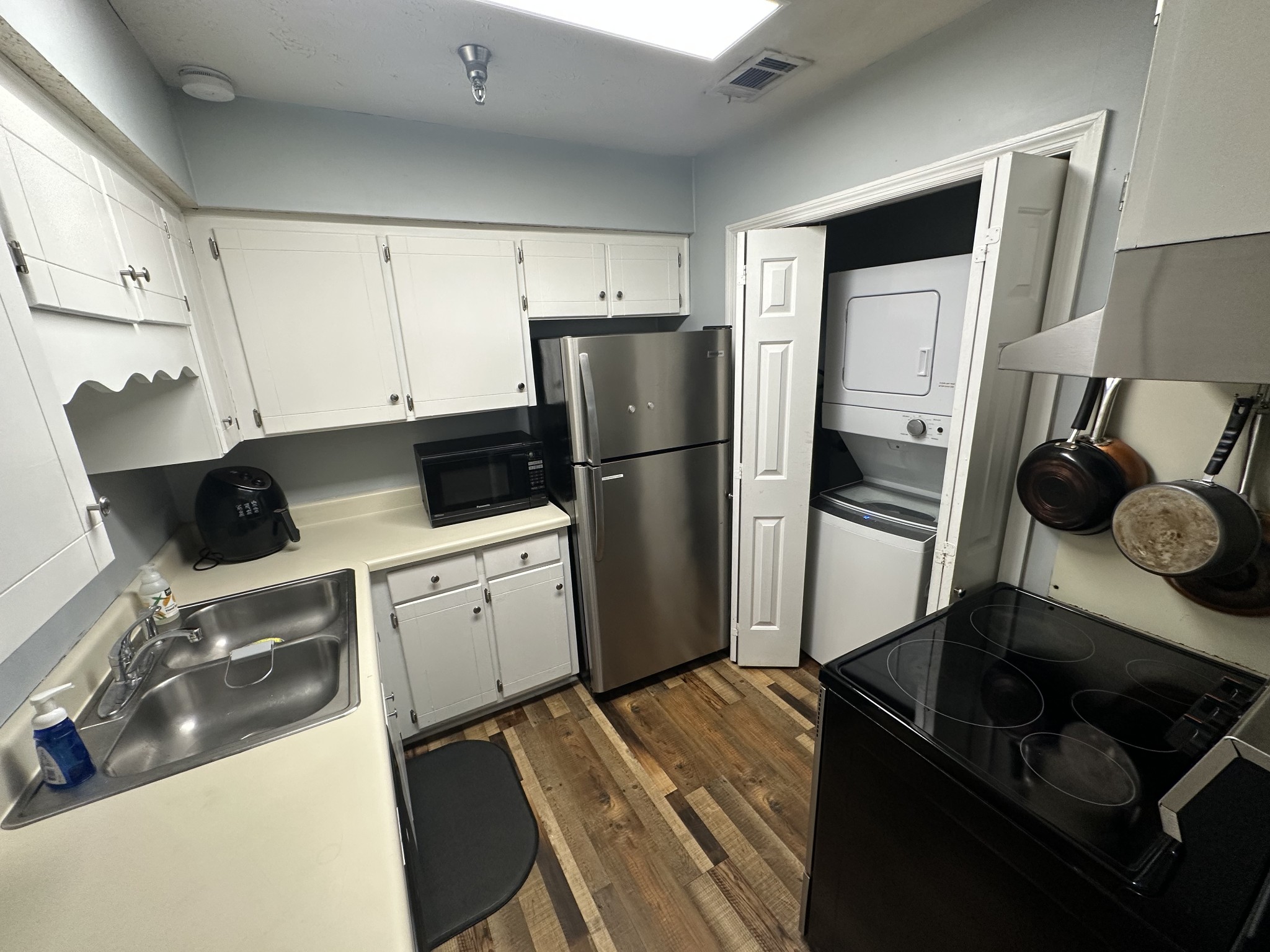 1808 State St Unit: 101