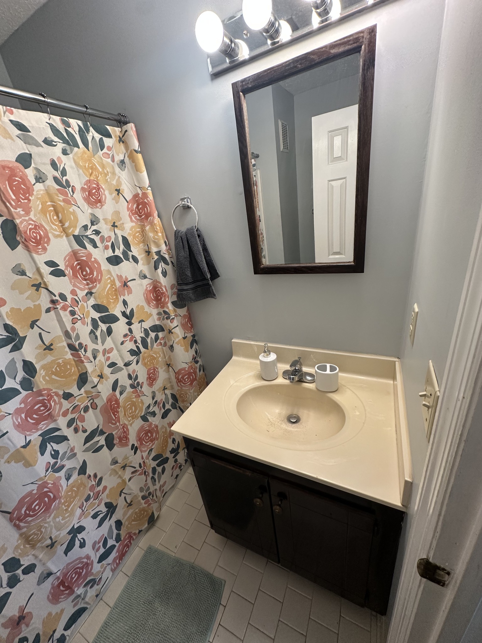 1808 State St Unit: 101